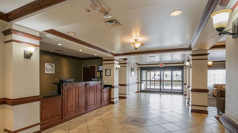 <b>Sleep Inn & Suites Lobby</b>. Images powered by <a href="https://iceportal.shijigroup.com/" title="IcePortal" target="_blank">IcePortal</a>.