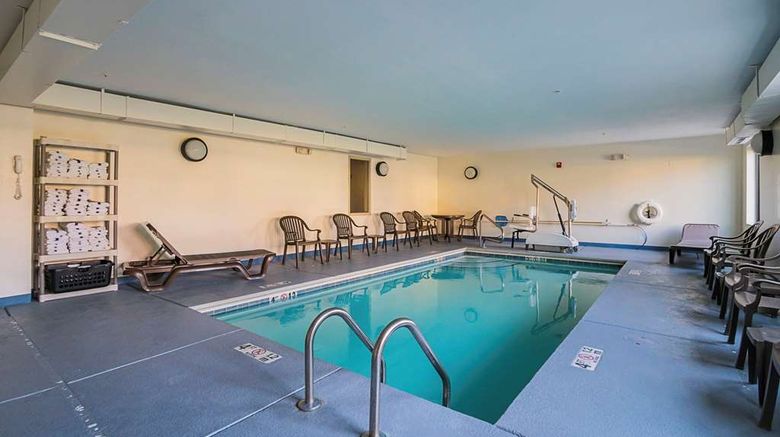 <b>Sleep Inn & Suites Pool</b>. Images powered by <a href="https://iceportal.shijigroup.com/" title="IcePortal" target="_blank">IcePortal</a>.