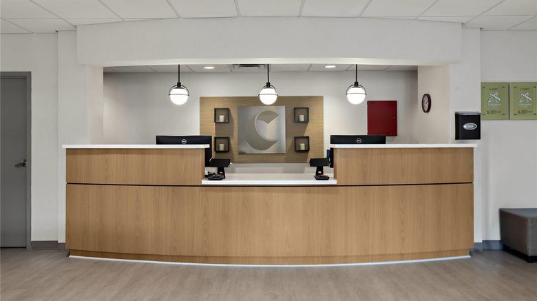 <b>Comfort Inn Lobby</b>. Images powered by <a href="https://iceportal.shijigroup.com/" title="IcePortal" target="_blank">IcePortal</a>.