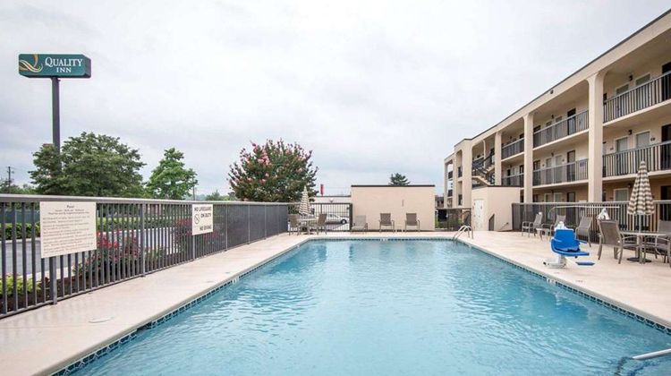 Quality Inn Merchants Drive Pool