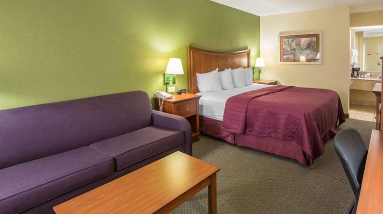 <b>Quality Inn Merchants Drive Suite</b>. Images powered by <a href="https://iceportal.shijigroup.com/" title="IcePortal" target="_blank">IcePortal</a>.