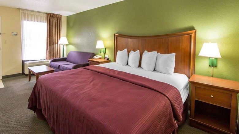 <b>Quality Inn Merchants Drive Suite</b>. Images powered by <a href="https://iceportal.shijigroup.com/" title="IcePortal" target="_blank">IcePortal</a>.