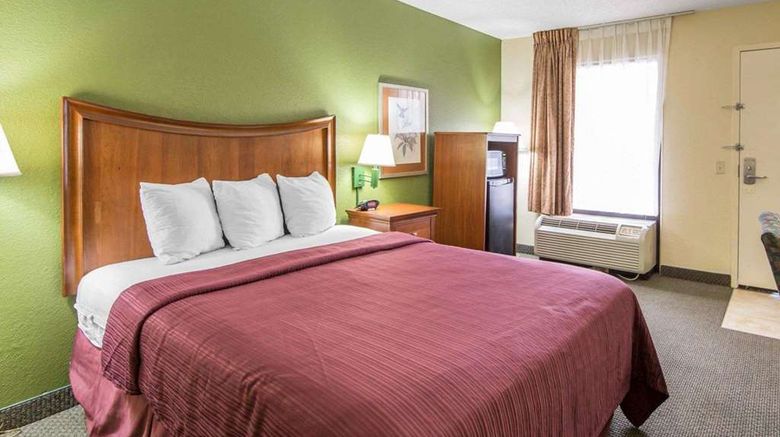 <b>Quality Inn Merchants Drive Room</b>. Images powered by <a href="https://iceportal.shijigroup.com/" title="IcePortal" target="_blank">IcePortal</a>.