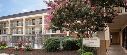Quality Inn Merchants Drive Exterior