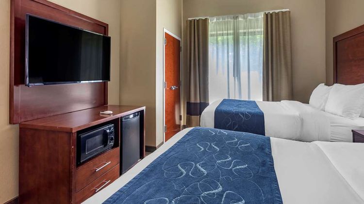 Comfort Suites Manchester near Arnold AFB Suite