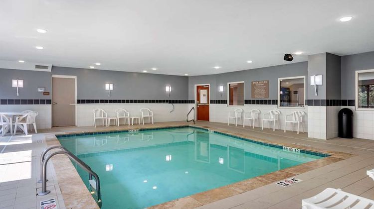Comfort Suites Manchester near Arnold AFB Pool
