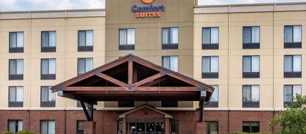 Comfort Suites Manchester near Arnold AFB Exterior