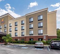 Comfort Suites Manchester near Arnold AFB Exterior