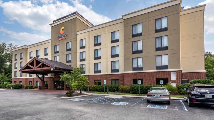 Comfort Suites Manchester near Arnold AFB Exterior