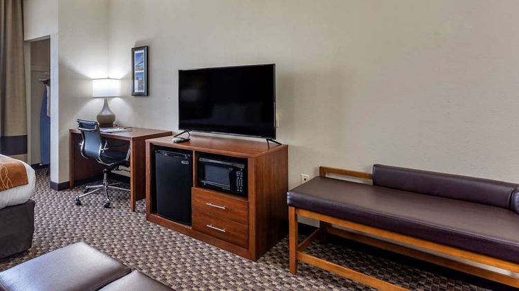 Comfort Inn & Suites Atoka Suite