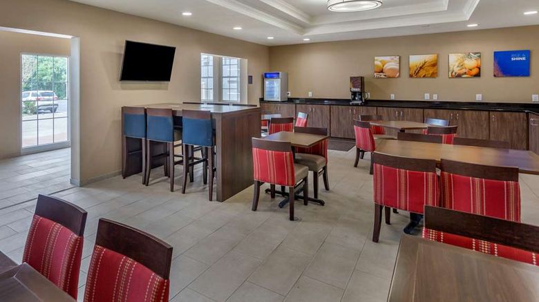 <b>Comfort Suites Restaurant</b>. Images powered by <a href="https://iceportal.shijigroup.com/" title="IcePortal" target="_blank">IcePortal</a>.