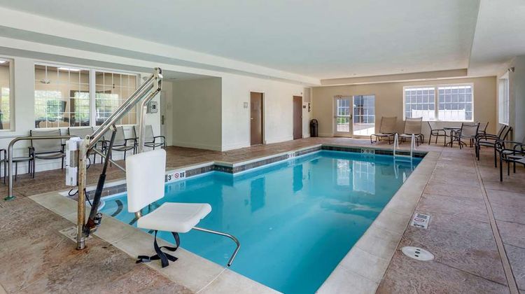 Comfort Suites Pool