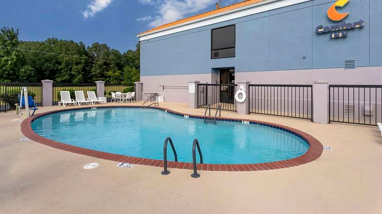 <b>Comfort Inn Brownsville Pool</b>. Images powered by <a href="https://iceportal.shijigroup.com/" title="IcePortal" target="_blank">IcePortal</a>.