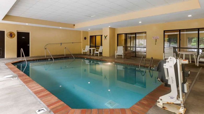 <b>Comfort Suites Kingsport South Pool</b>. Images powered by <a href="https://iceportal.shijigroup.com/" title="IcePortal" target="_blank">IcePortal</a>.