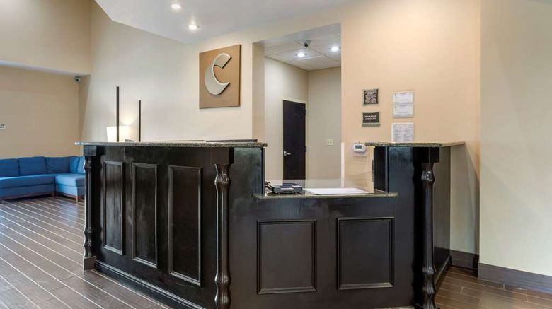 <b>Comfort Suites Kingsport South Lobby</b>. Images powered by <a href="https://iceportal.shijigroup.com/" title="IcePortal" target="_blank">IcePortal</a>.