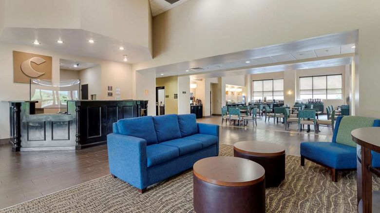 <b>Comfort Suites Kingsport South Lobby</b>. Images powered by <a href="https://iceportal.shijigroup.com/" title="IcePortal" target="_blank">IcePortal</a>.