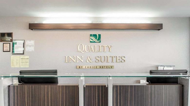 <b>Quality Inn and Suites Jasper Lobby</b>. Images powered by <a href="https://iceportal.shijigroup.com/" title="IcePortal" target="_blank">IcePortal</a>.