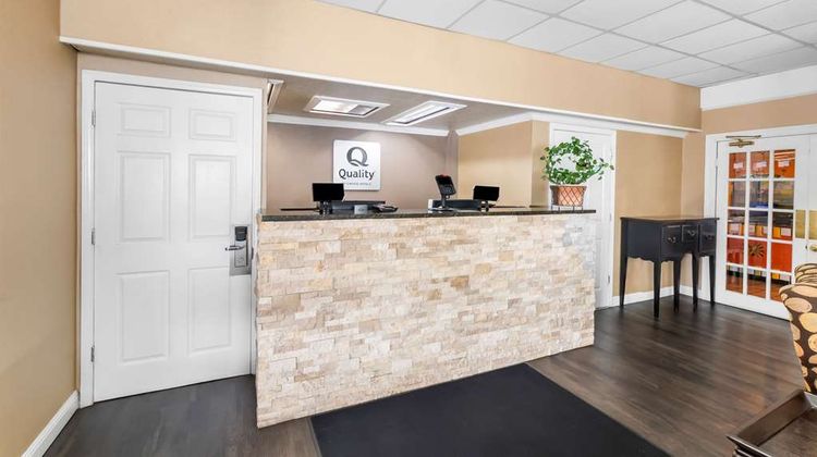 Quality Inn Tullahoma Lobby