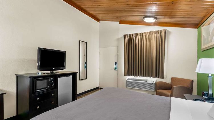 Quality Inn Tullahoma Room