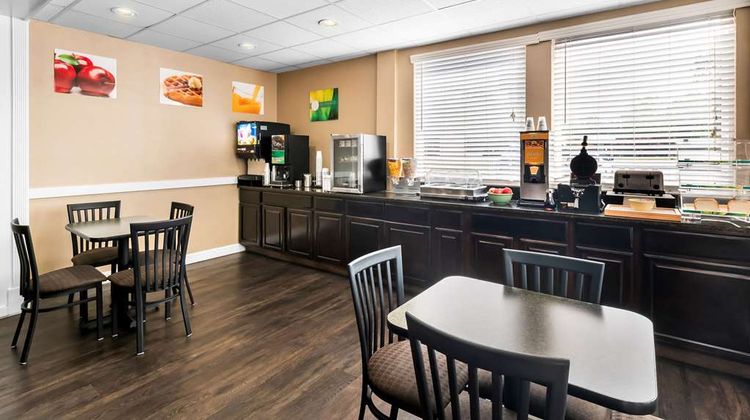 Quality Inn Tullahoma Restaurant