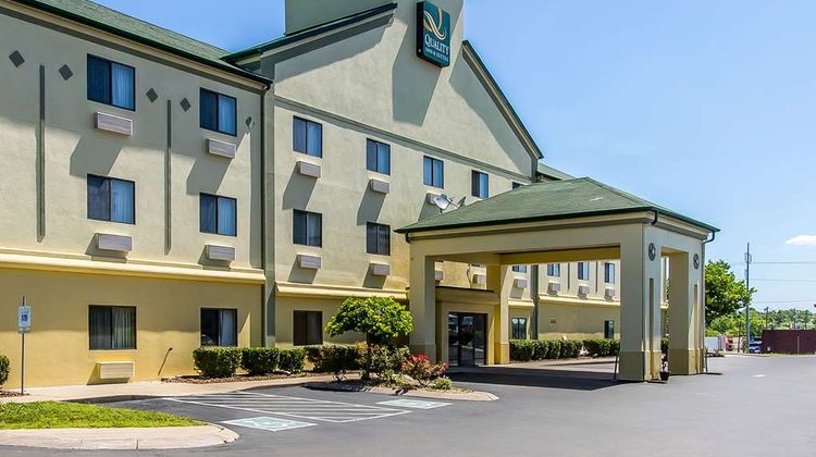 Quality Inn & Suites Exterior