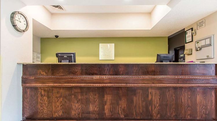 Quality Inn & Suites Lobby
