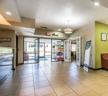 Quality Inn & Suites Lobby
