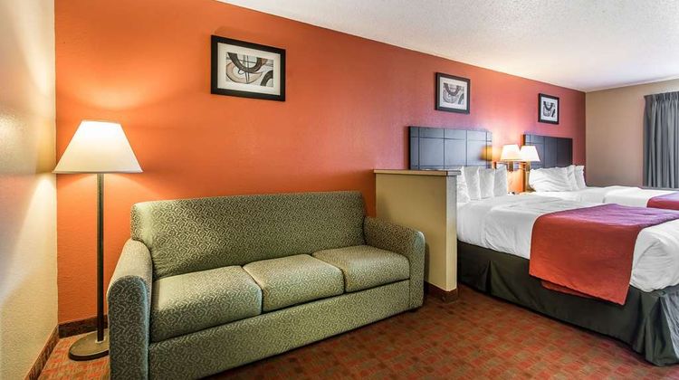 Quality Inn & Suites Suite