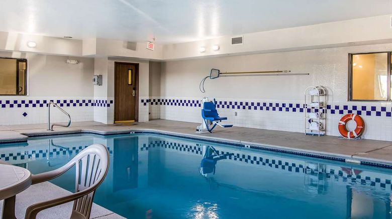 <b>Quality Inn & Suites Pool</b>. Images powered by <a href="https://iceportal.shijigroup.com/" title="IcePortal" target="_blank">IcePortal</a>.