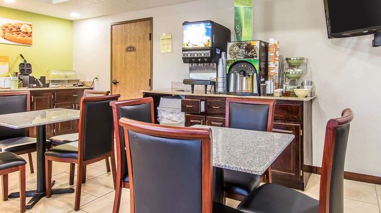 <b>Quality Inn & Suites Restaurant</b>. Images powered by <a href="https://iceportal.shijigroup.com/" title="IcePortal" target="_blank">IcePortal</a>.