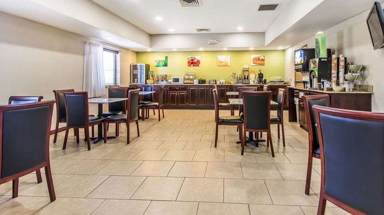 <b>Quality Inn & Suites Restaurant</b>. Images powered by <a href="https://iceportal.shijigroup.com/" title="IcePortal" target="_blank">IcePortal</a>.