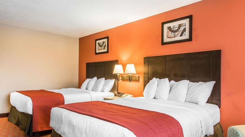 <b>Quality Inn & Suites Room</b>. Images powered by <a href="https://iceportal.shijigroup.com/" title="IcePortal" target="_blank">IcePortal</a>.