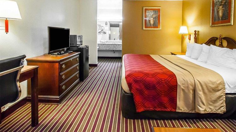 Econo Lodge Dyersburg I-155 Room
