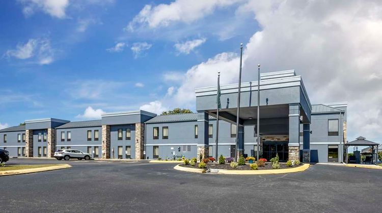 Quality Inn Exterior
