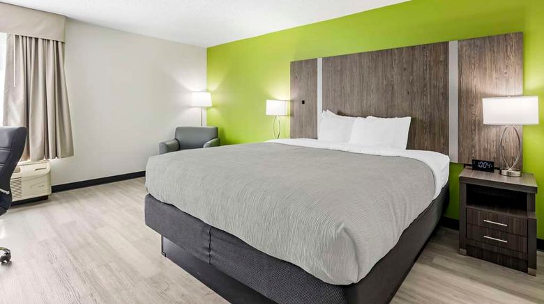 <b>Quality Inn Room</b>. Images powered by <a href="https://iceportal.shijigroup.com/" title="IcePortal" target="_blank">IcePortal</a>.