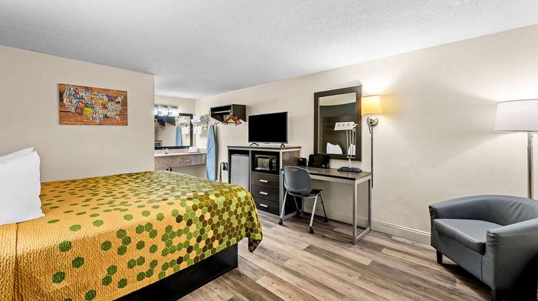 <b>Econo Lodge Kingsport East Room</b>. Images powered by <a href="https://iceportal.shijigroup.com/" title="IcePortal" target="_blank">IcePortal</a>.