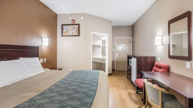 <b>Econo Lodge Morristown Room</b>. Images powered by <a href="https://iceportal.shijigroup.com/" title="IcePortal" target="_blank">IcePortal</a>.