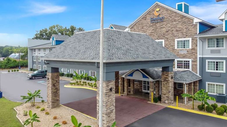 <b>Comfort Inn & Suites Nashville Exterior</b>. Images powered by <a href="https://iceportal.shijigroup.com/" title="IcePortal" target="_blank">IcePortal</a>.