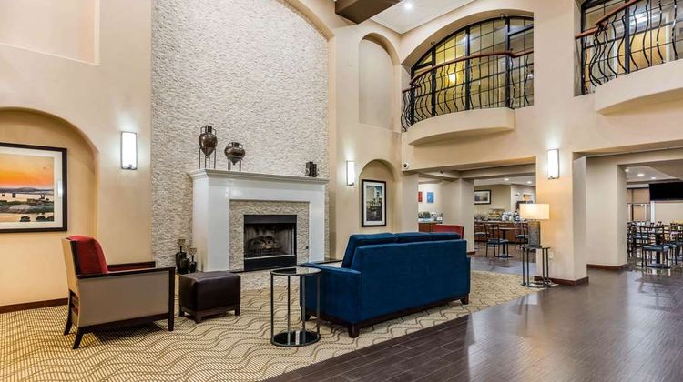 Comfort Inn/Suites Airport-American Way Lobby