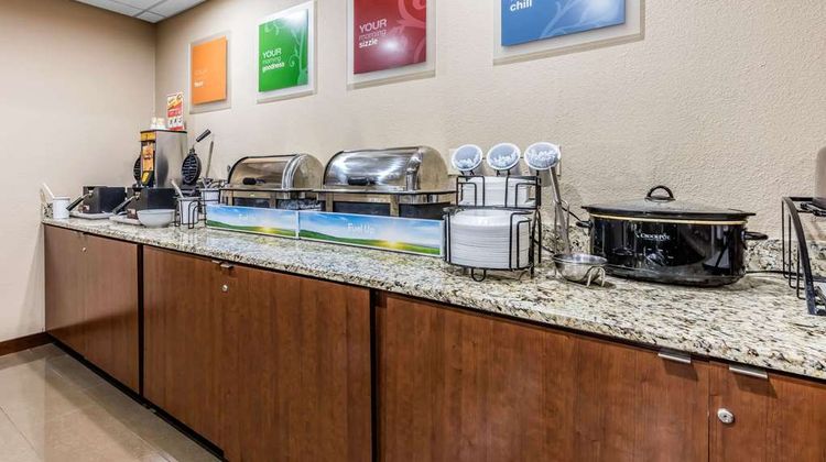 Comfort Inn/Suites Airport-American Way Restaurant