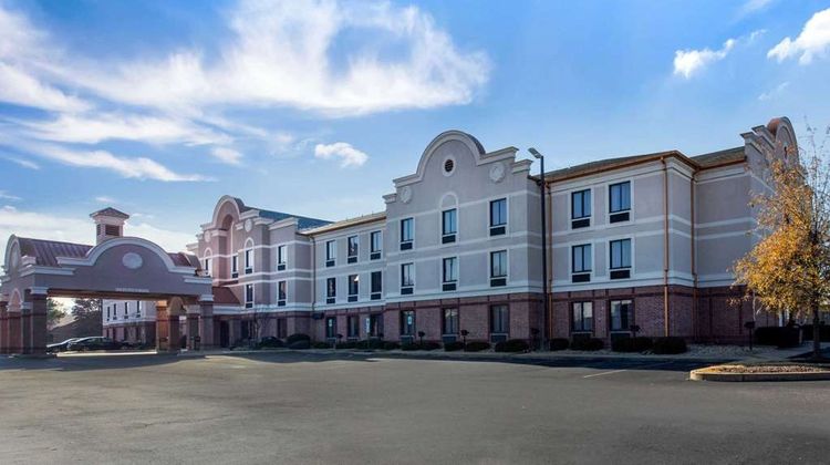 Comfort Inn/Suites Airport-American Way Exterior