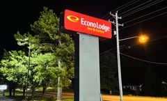 Econo Lodge Inn and Suites Centerville