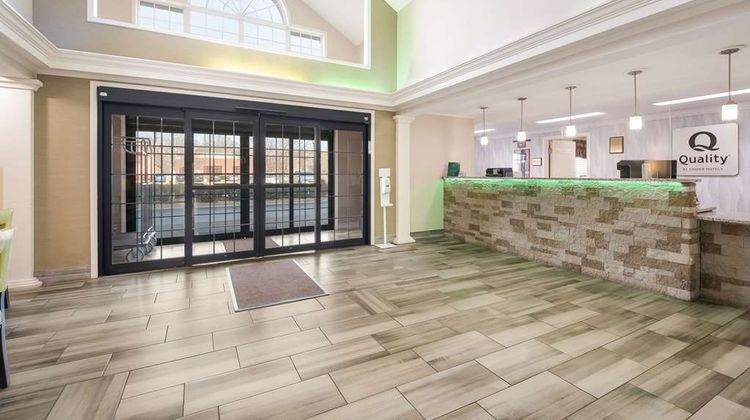 Quality Inn Alcoa Tennessee Lobby