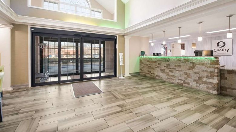 <b>Quality Inn Alcoa Tennessee Lobby</b>. Images powered by <a href="https://iceportal.shijigroup.com/" title="IcePortal" target="_blank">IcePortal</a>.