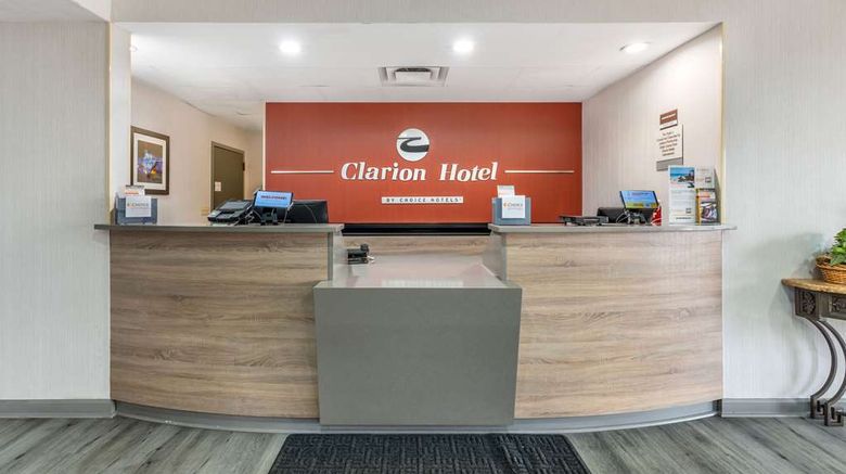 <b>Clarion Inn W-I-24/Lookout Mountain Lobby</b>. Images powered by <a href="https://iceportal.shijigroup.com/" title="IcePortal" target="_blank">IcePortal</a>.