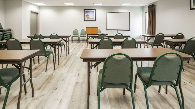 <b>Clarion Inn W-I-24/Lookout Mountain Meeting</b>. Images powered by <a href="https://iceportal.shijigroup.com/" title="IcePortal" target="_blank">IcePortal</a>.