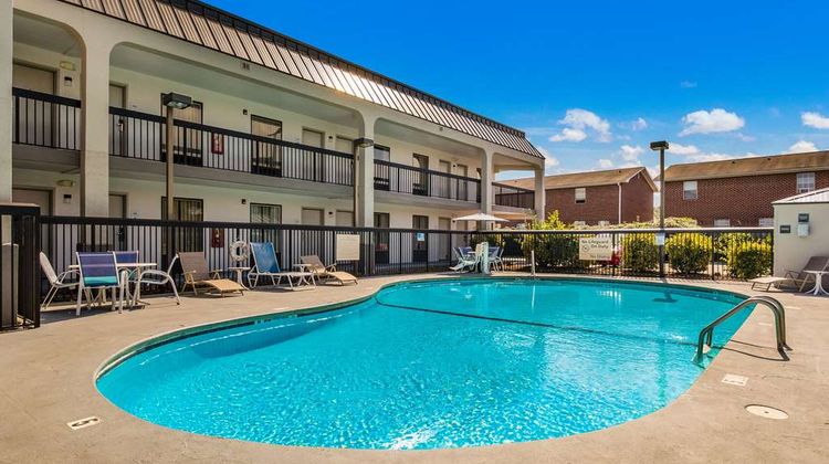 Clarion Inn Pool
