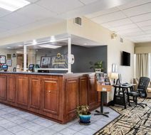 Clarion Inn Lobby
