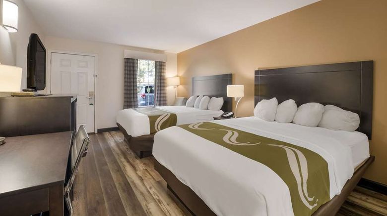 <b>Quality Inn Decherd Room</b>. Images powered by <a href="https://iceportal.shijigroup.com/" title="IcePortal" target="_blank">IcePortal</a>.
