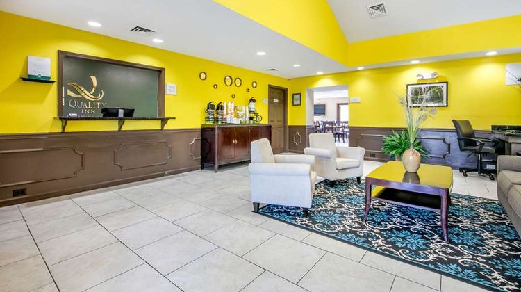 Quality Inn Lobby